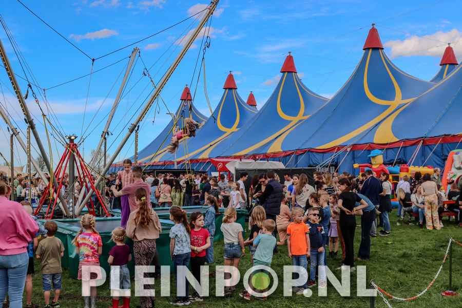 Publiek    Bezoekers (84)